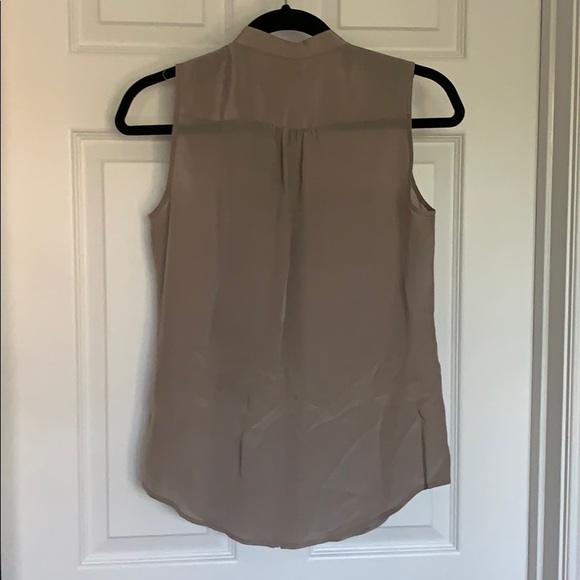 Banana Republic silk sleeveless blouse - Picture 4 of 4